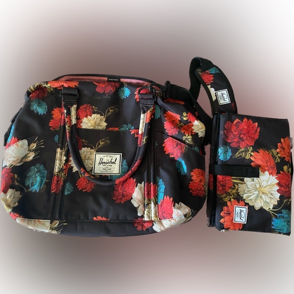 Herschel Supply Company Other - HERSHEL STRAND DUFFLE SPROUT DIAPER BAG W/CHANGING MAT